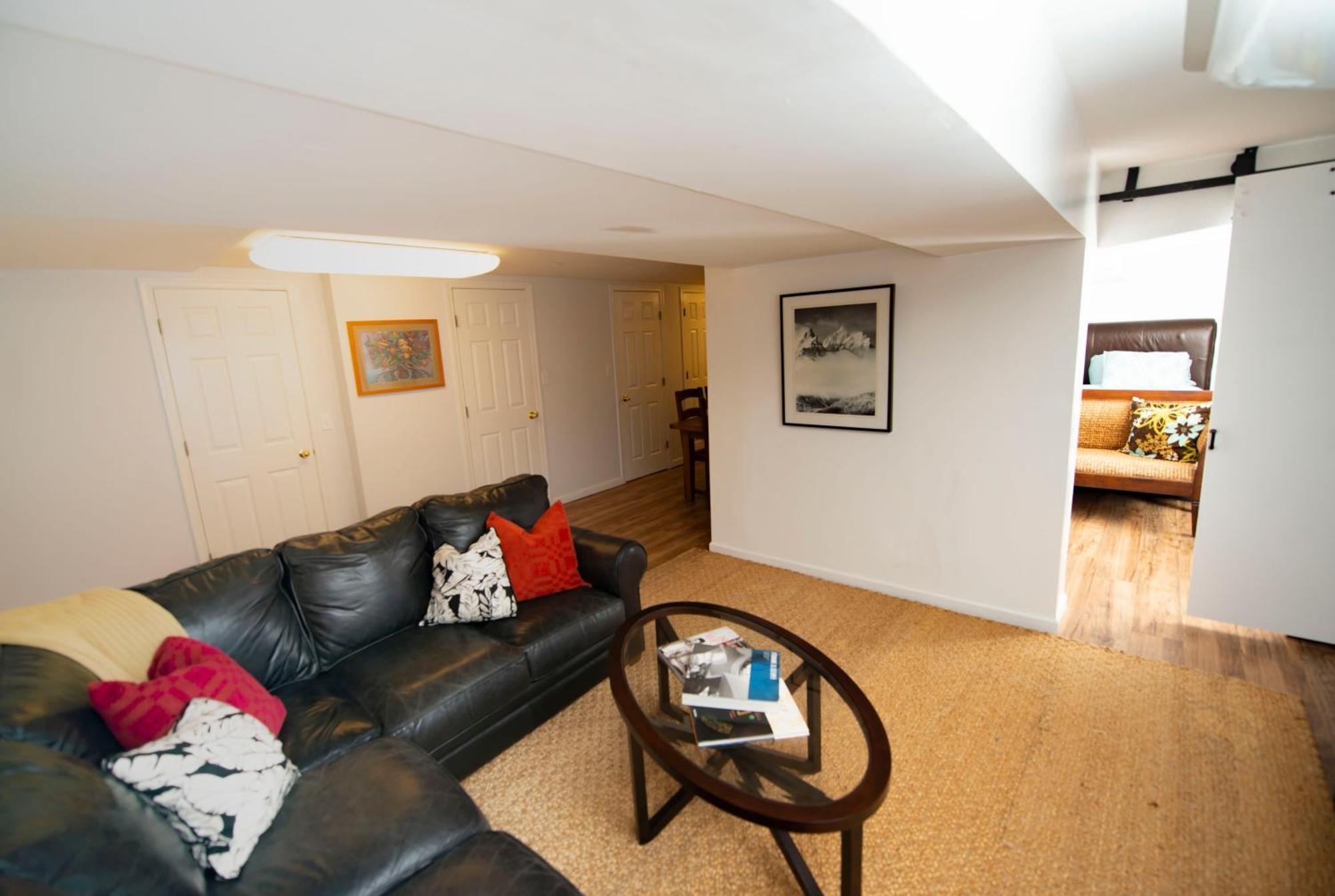 2 Bedroom By Zoo, Metro, Park And Embassies In Forest Hills - Best Location Washington Eksteriør billede